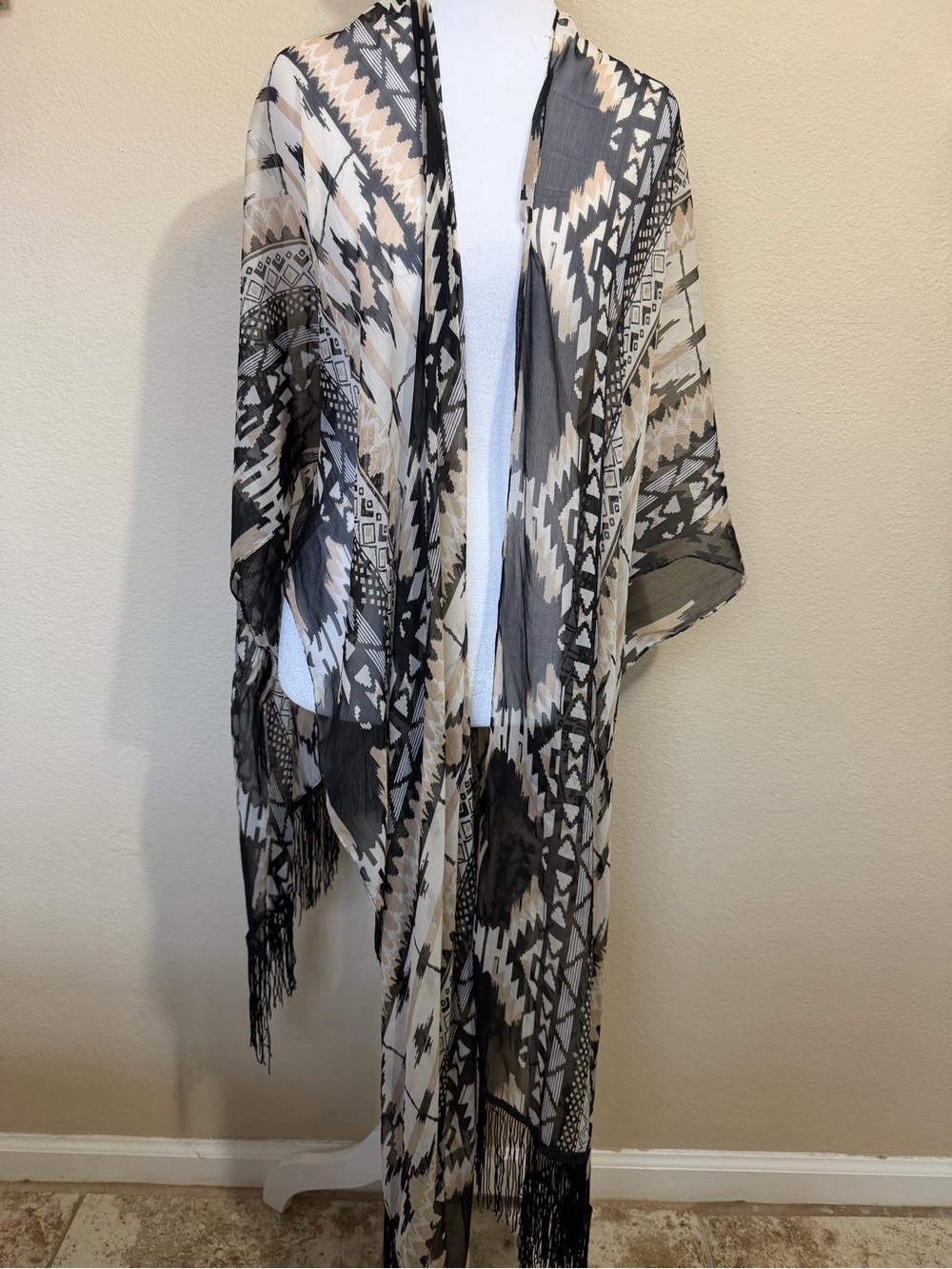 Lightweight Tribal Print Kimono Jacket - Black & Cream
